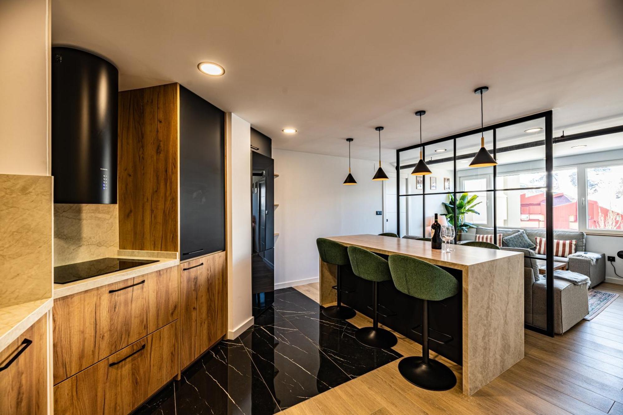 Luxury Refurnished Apartment With Private Parking Close To Ski Slopes سْييرا نيفادا المظهر الخارجي الصورة