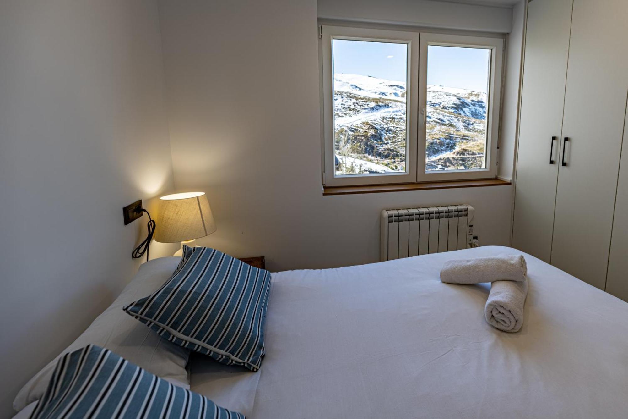Luxury Refurnished Apartment With Private Parking Close To Ski Slopes سْييرا نيفادا المظهر الخارجي الصورة