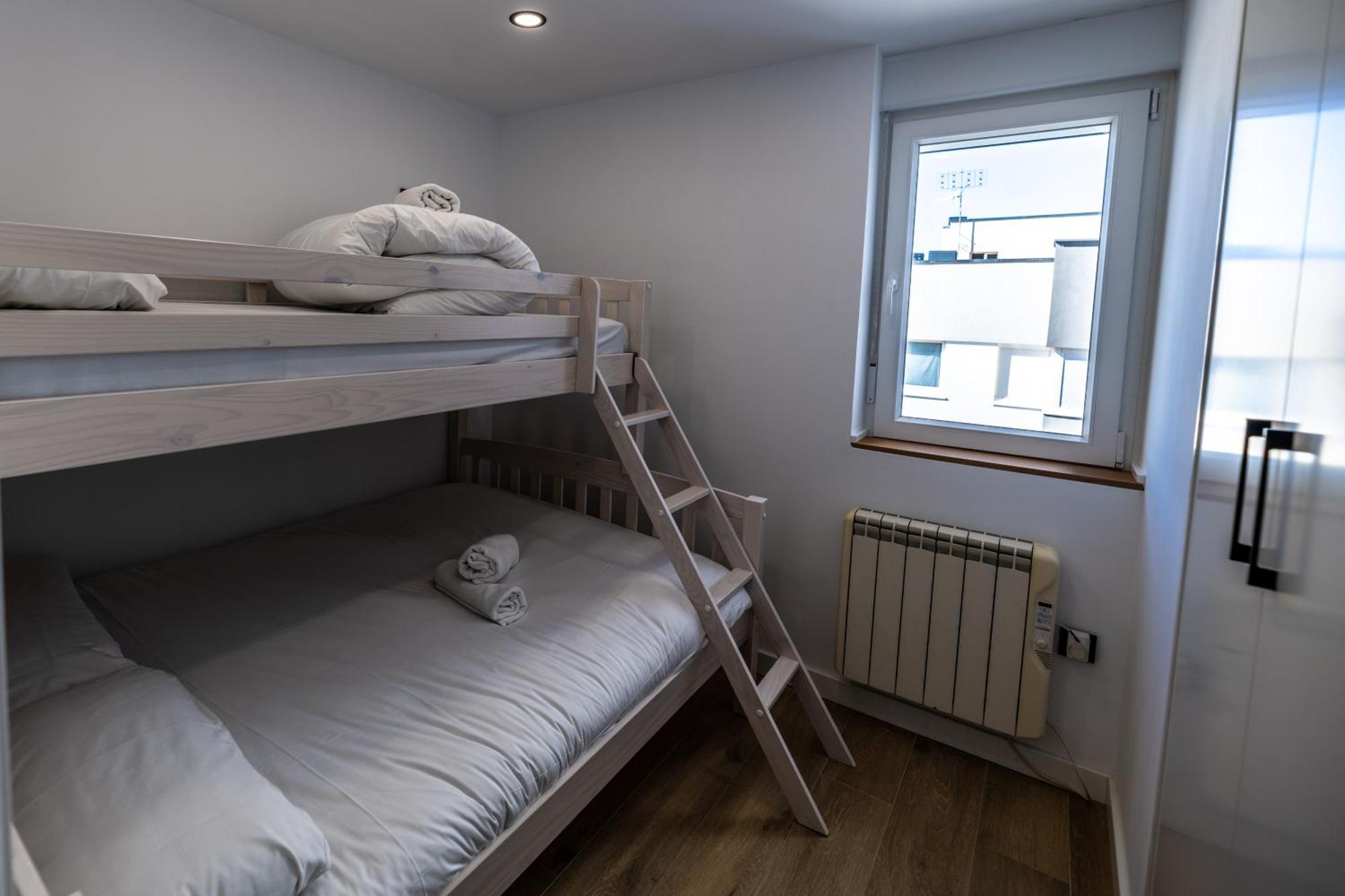 Luxury Refurnished Apartment With Private Parking Close To Ski Slopes سْييرا نيفادا المظهر الخارجي الصورة
